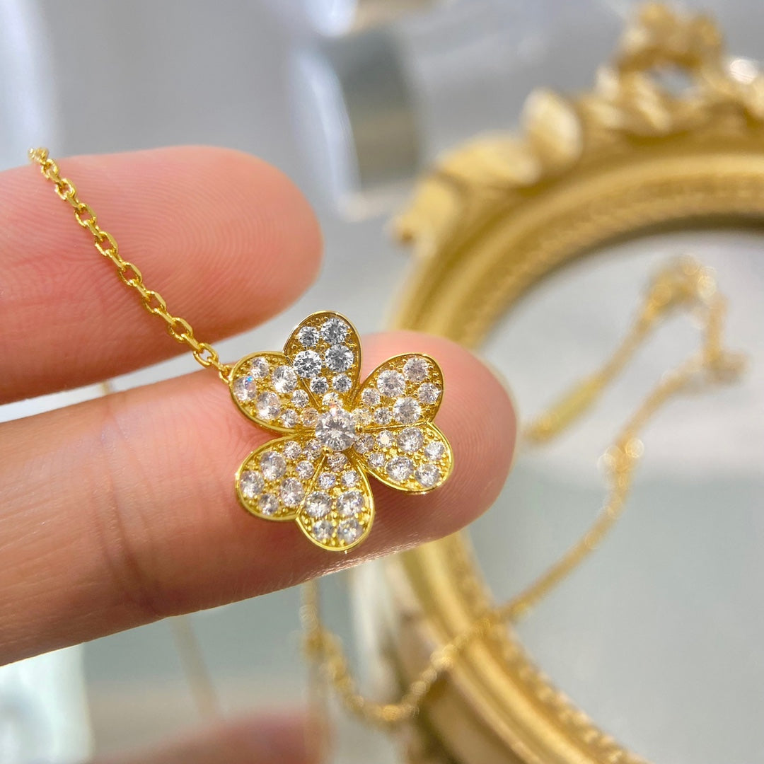 [Joyas Regalia] COLLAR DE DIAMANTES CON FLOR