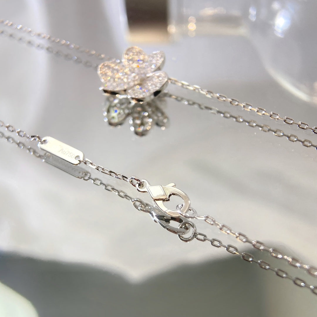 [Joyas Regalia] COLLAR DE DIAMANTES CON FLOR