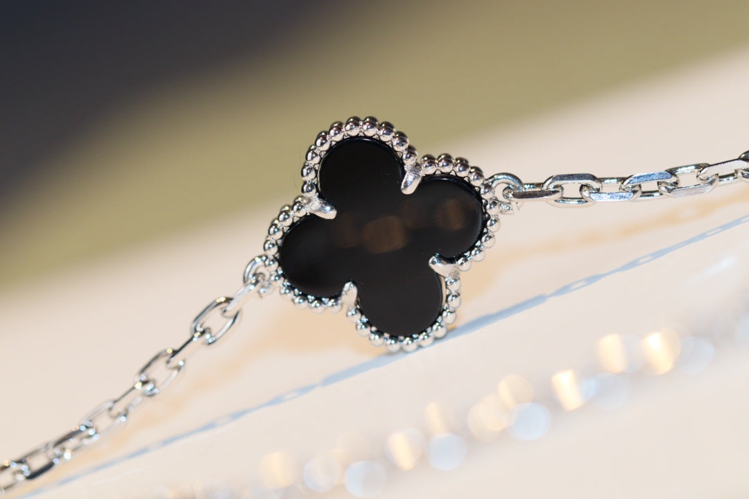 [Joyas Regalia] TRÉBOL 20 MOTIVOS ÓNIX DIAMANTE PLATA