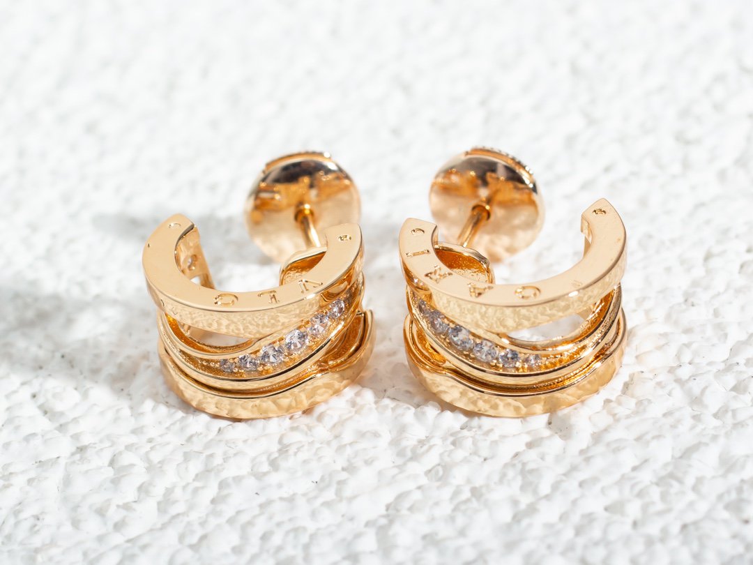 [Joyas Regalia] PENDIENTES DE ORO ROSA CON DIAMANTES ZERO 1