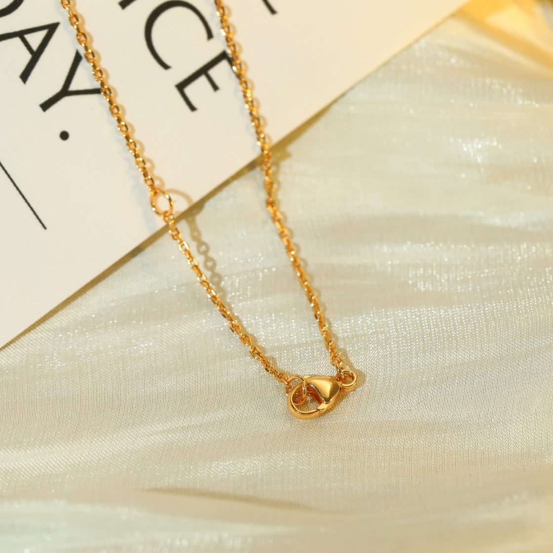 [Bijoux Regalia] COLLIER PÉDANT EN ARGENT ET DIAMANTS VOLT