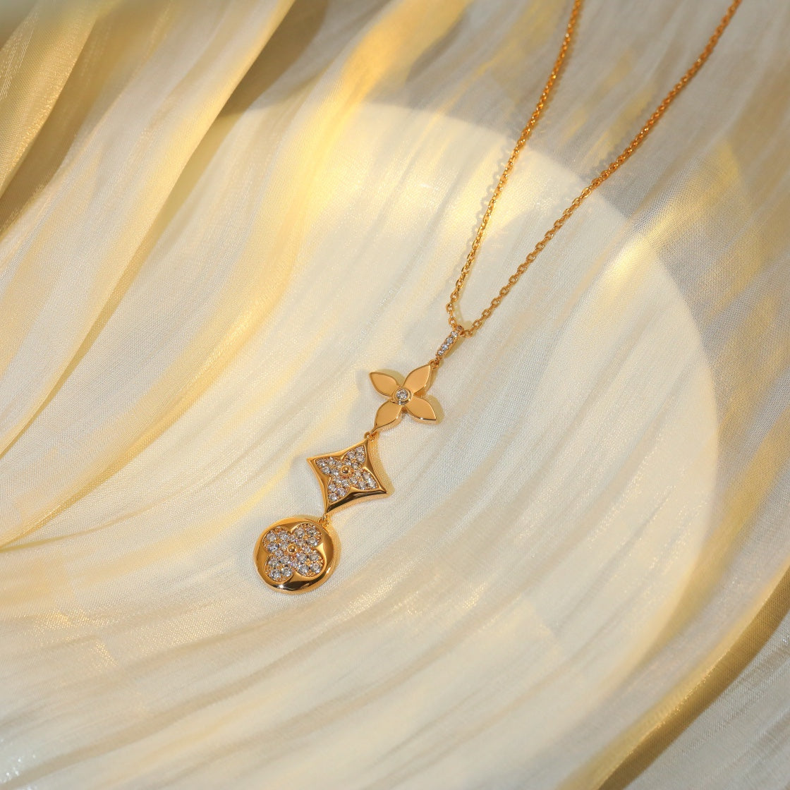 [Bijoux Regalia] COLLIER EN OR ROSE DIAMANT ÉTOILE ET SOLEIL