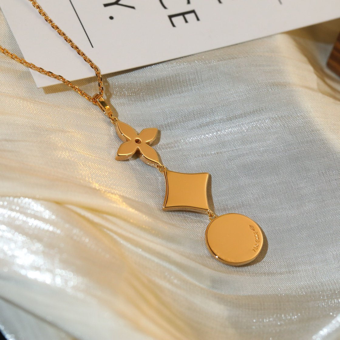[Bijoux Regalia] COLLIER EN OR ROSE DIAMANT ÉTOILE ET SOLEIL
