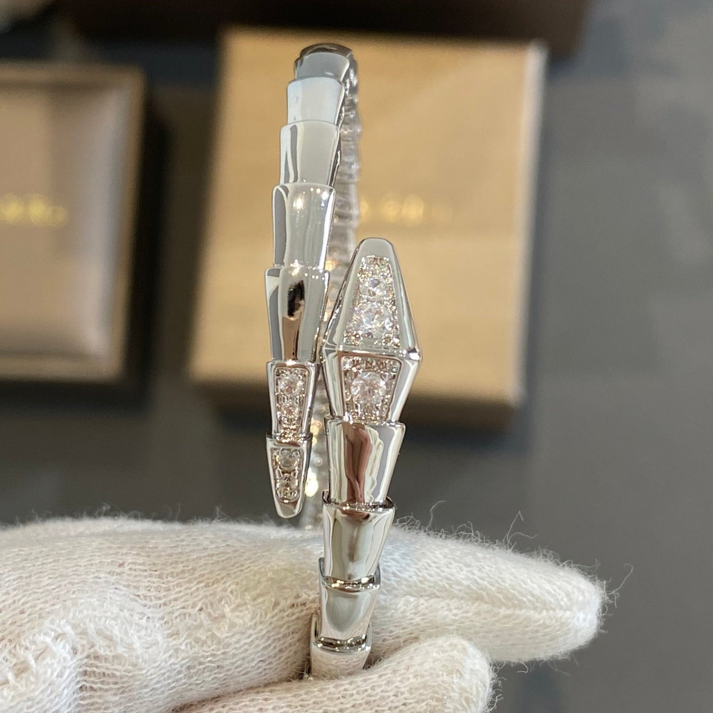 [Regalia jewelry]SERPENTI BRACELET DIAMONDS SILVER