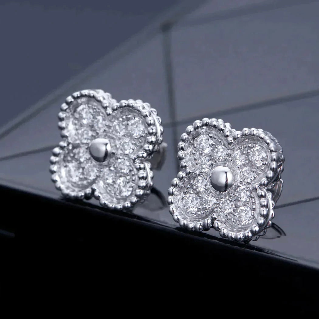 [Joyas Regalia] PENDIENTES DE PLATA CON DIAMANTES Y MOTIVOS DE TRÉBOL 1