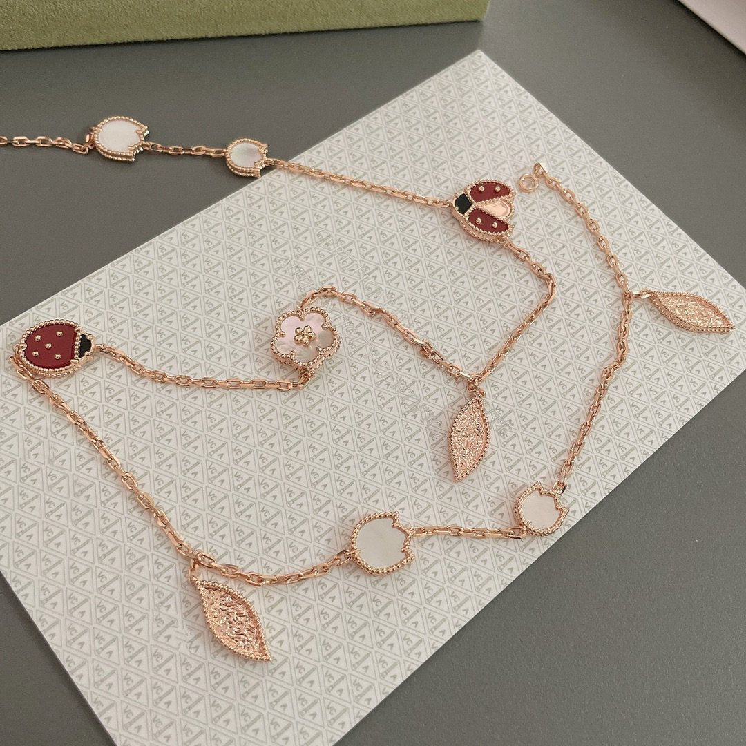 [Joyas Regalia] COLLAR DE ORO ROSA CON 15 MOTIVOS LUCKY SPRING
