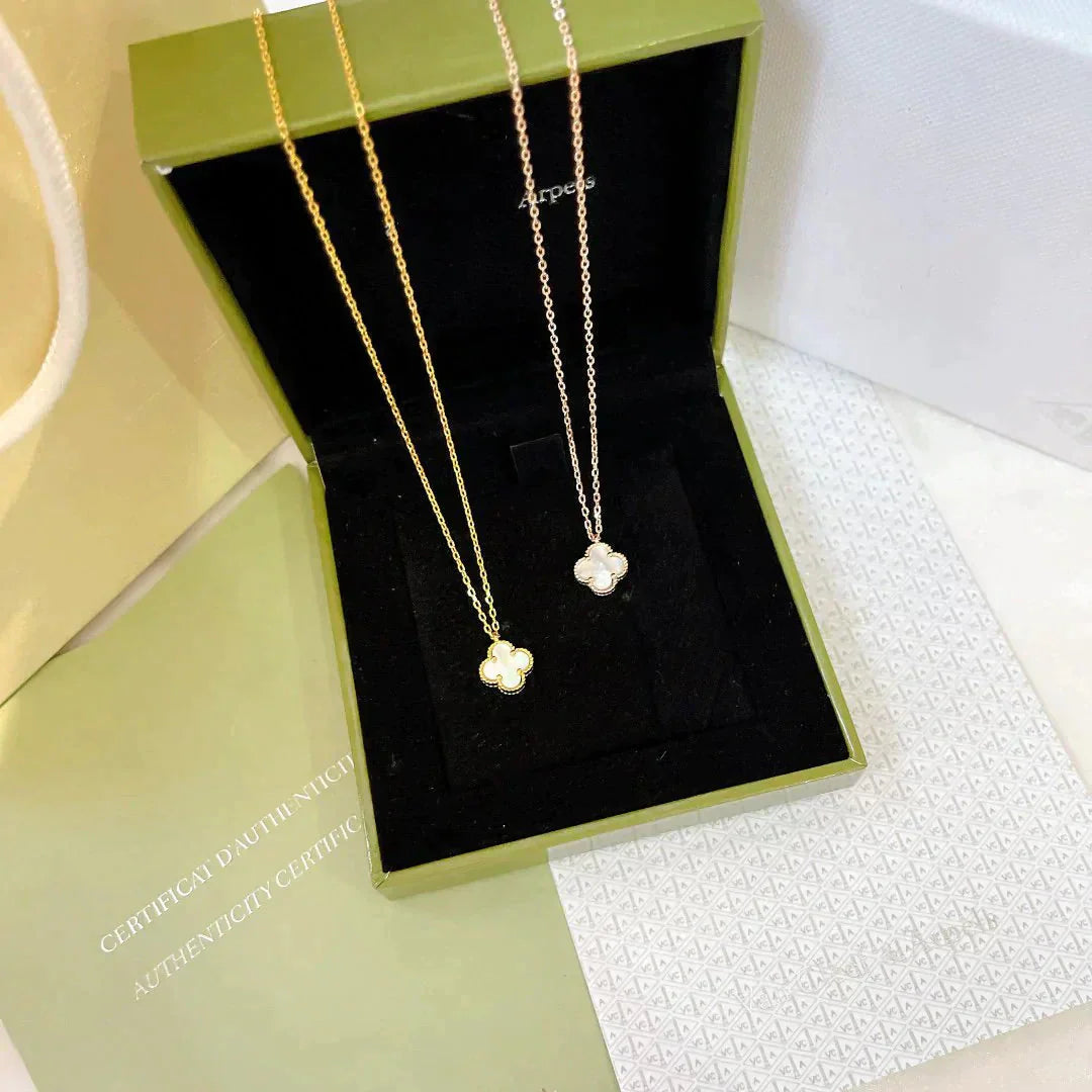 [Joyas Regalia]COLLAR MINI TRÉBOL DE NÁCAR BLANCO DE 9,5 MM