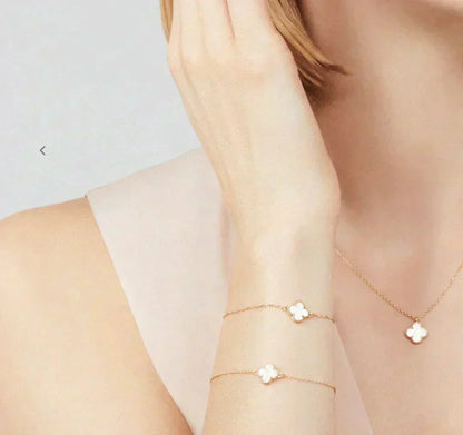 [Joyas Regalia]COLLAR MINI TRÉBOL DE NÁCAR BLANCO DE 9,5 MM
