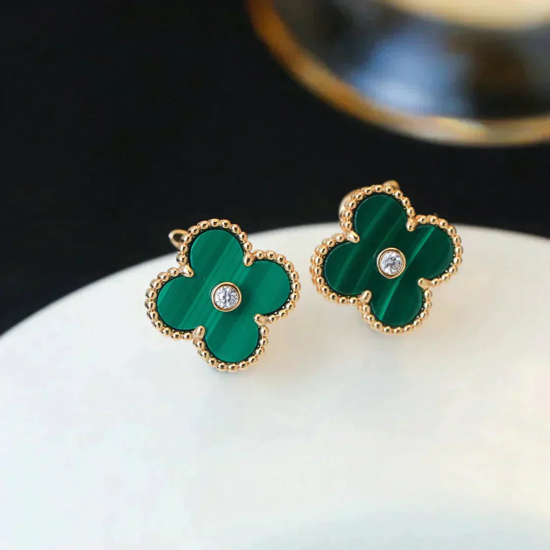 [Bijoux Regalia] BOUCLES D'OREILLES CLOVER MOYENNES 1 MOTIF MALACHITE DIAMANT