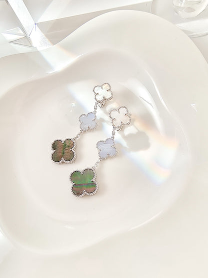 [Joyas Regalia] PENDIENTES DE PLATA CON 3 MOTIVOS DE TRÉBOL Y CALCEDONIA OSCURA