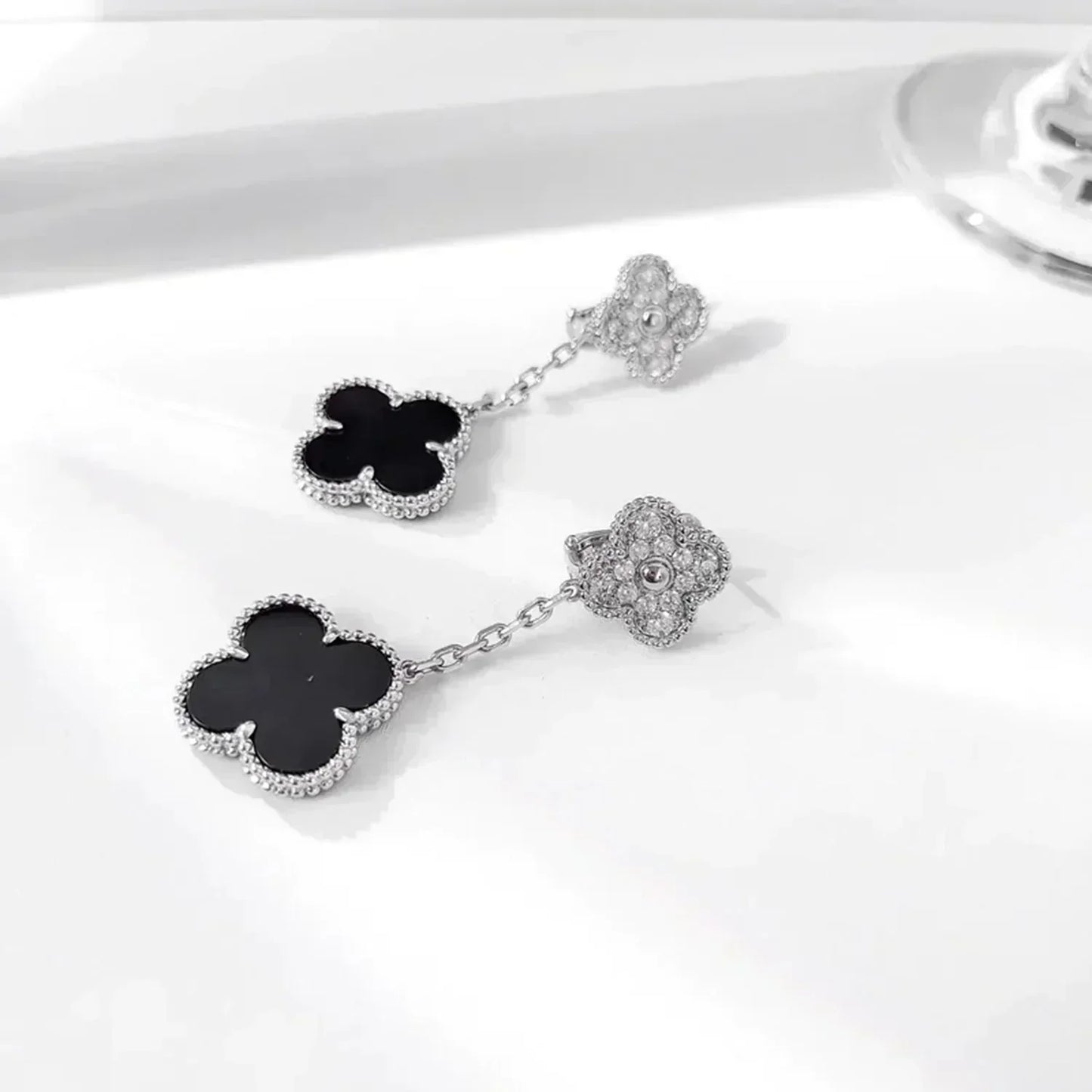 [Bijoux Regalia] BOUCLES D'OREILLES TRÈFLE 2 MOTIFS DIAMANT ONYX ARGENT