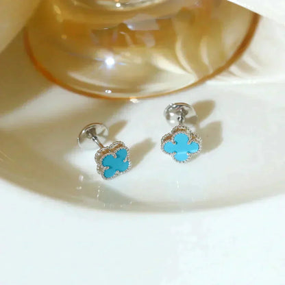 [Joyas Regalia] MINI PENDIENTES DE TÉ TRÉBOL DE 9,5 MM DE ÓNIX EN PLATA