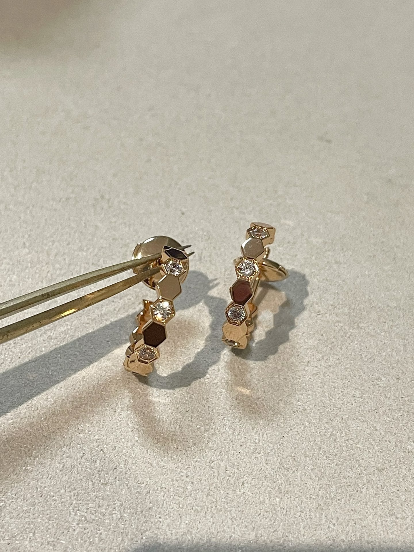 [Bijoux Regalia] Bague en forme de fleur de trèfle à quatre feuilles à motif creux