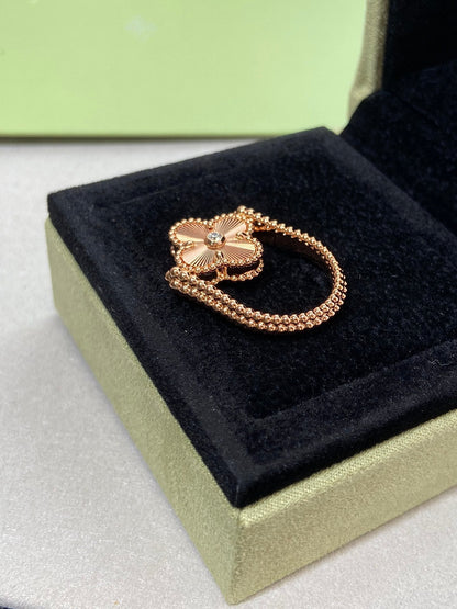 [Joyas Regalia]Anillo de oro rosa con diseño de trébol Riversible