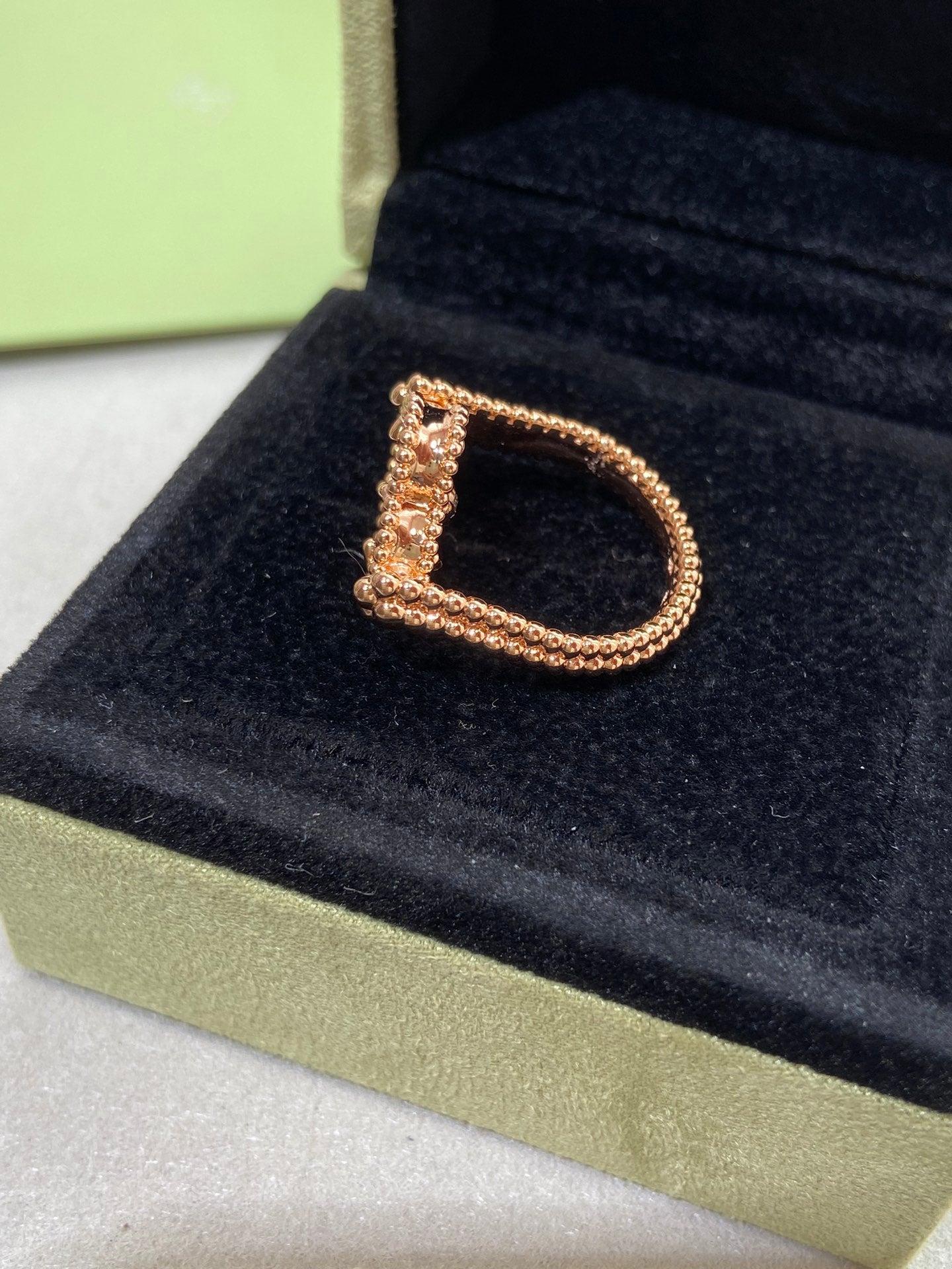 [Joyas Regalia]Anillo de oro rosa con diseño de trébol Riversible