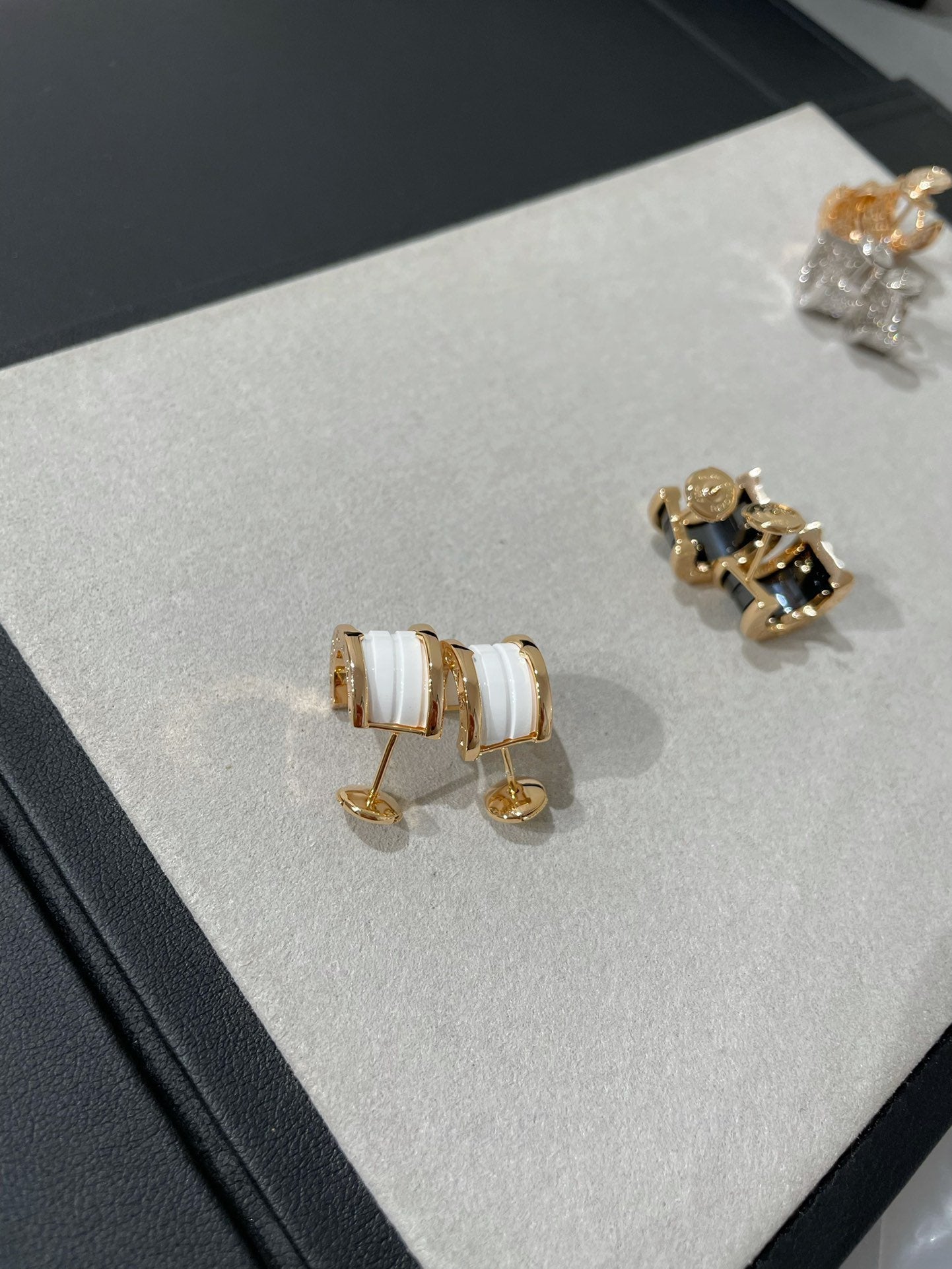 [Joyas Regalia] PENDIENTES DE CERÁMICA DE ORO ROSA ZERO 1