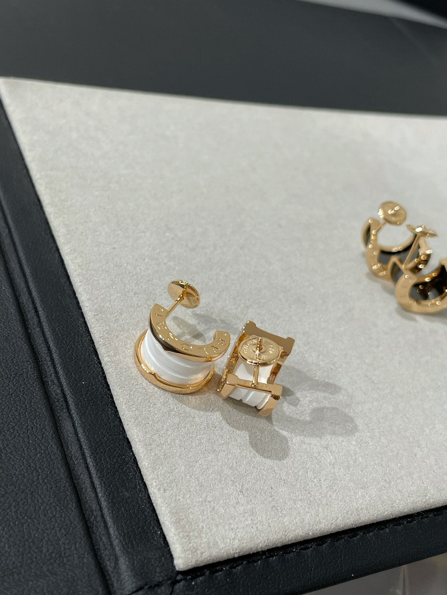 [Joyas Regalia] PENDIENTES DE CERÁMICA DE ORO ROSA ZERO 1