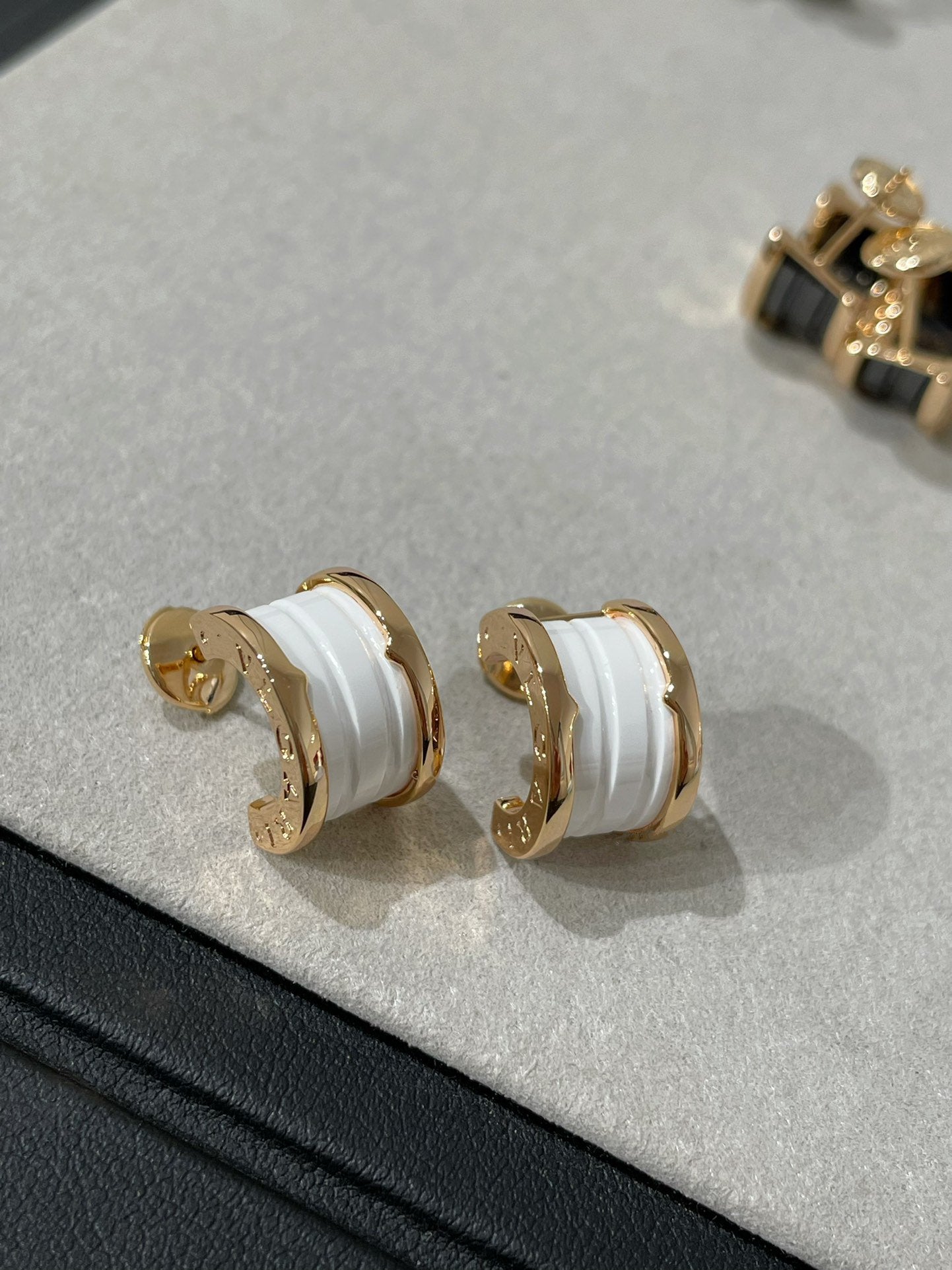 [Joyas Regalia] PENDIENTES DE CERÁMICA DE ORO ROSA ZERO 1