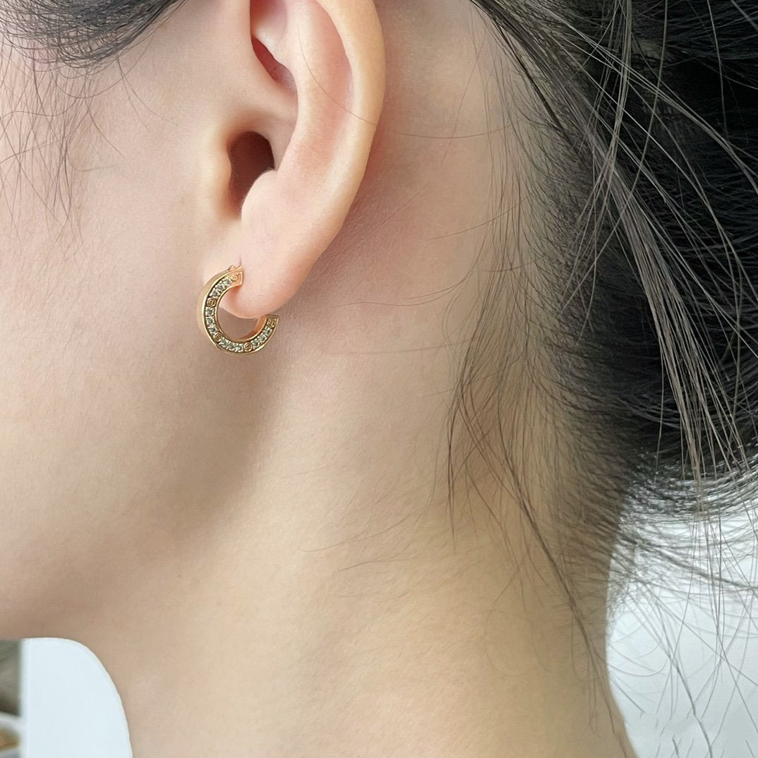 [Regalia jewelry]LOVE DIAMOND EARRINGS