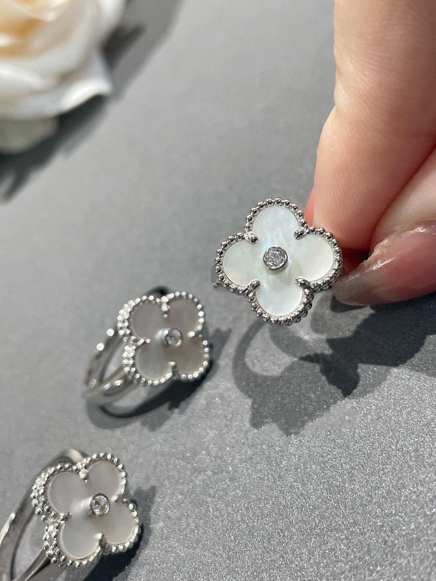 [Bijoux Regalia] BAGUE EN ARGENT ET DIAMANT CLOVER