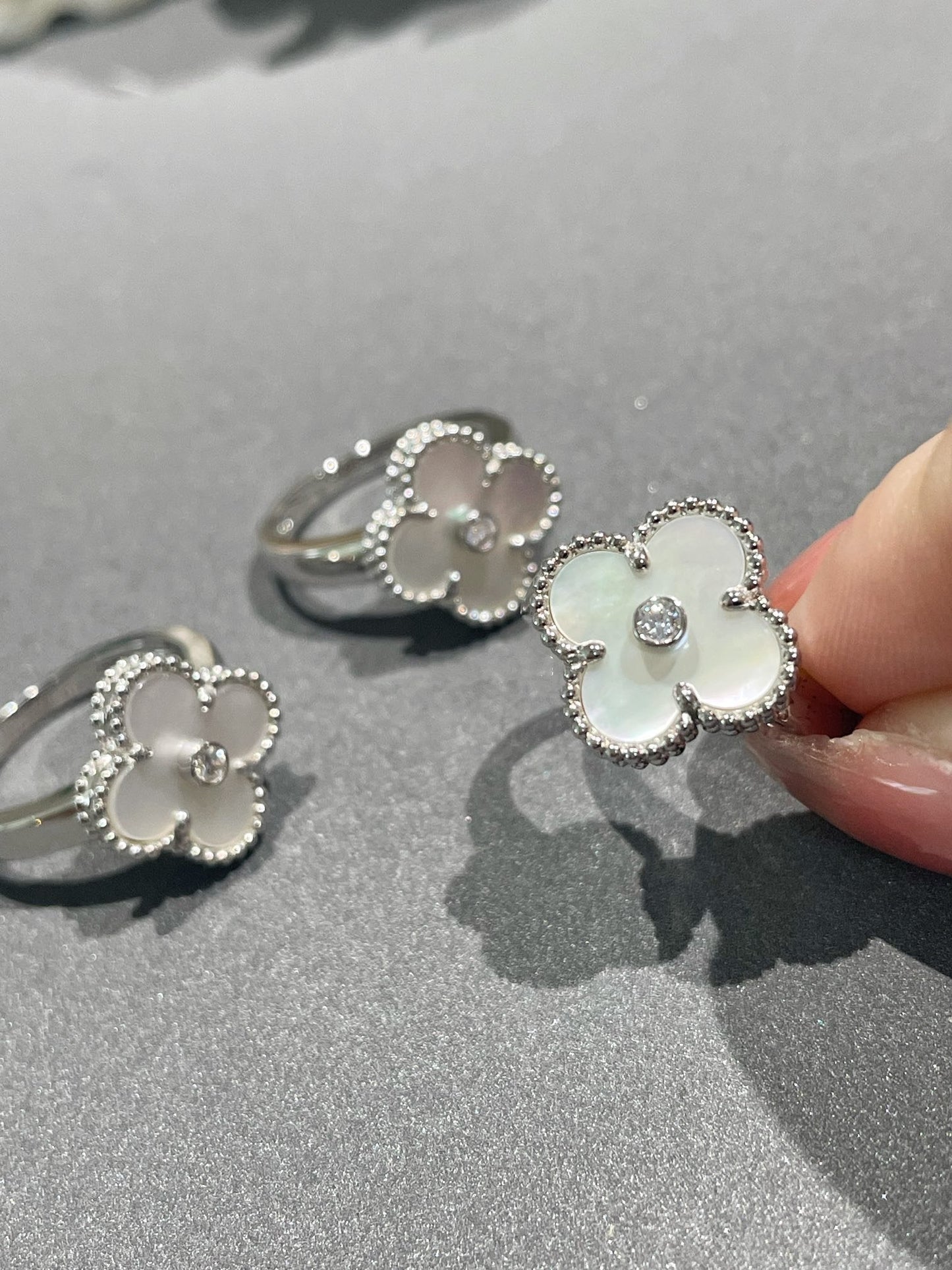[Bijoux Regalia] BAGUE EN ARGENT ET DIAMANT CLOVER