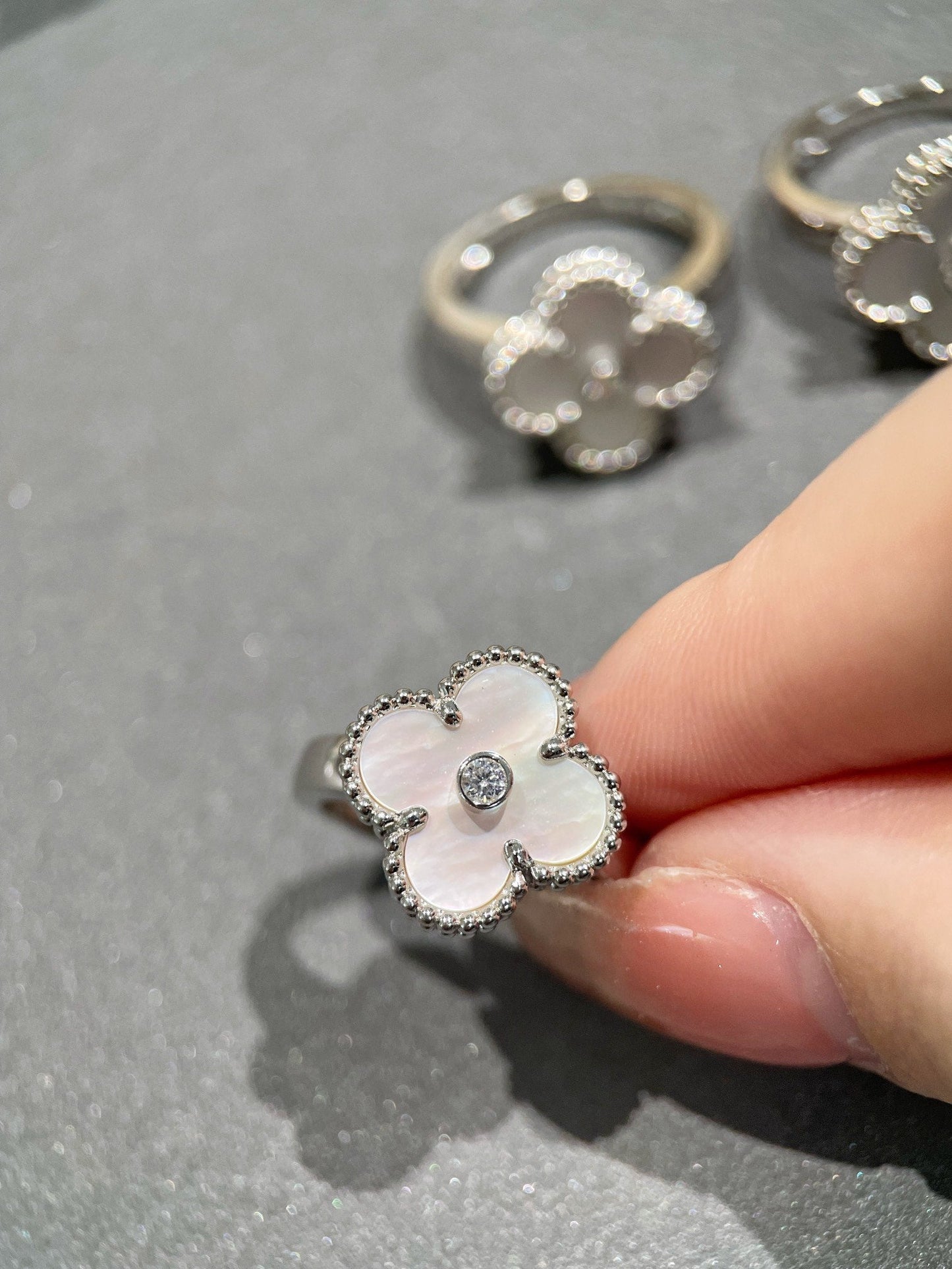 [Bijoux Regalia] BAGUE EN ARGENT ET DIAMANT CLOVER