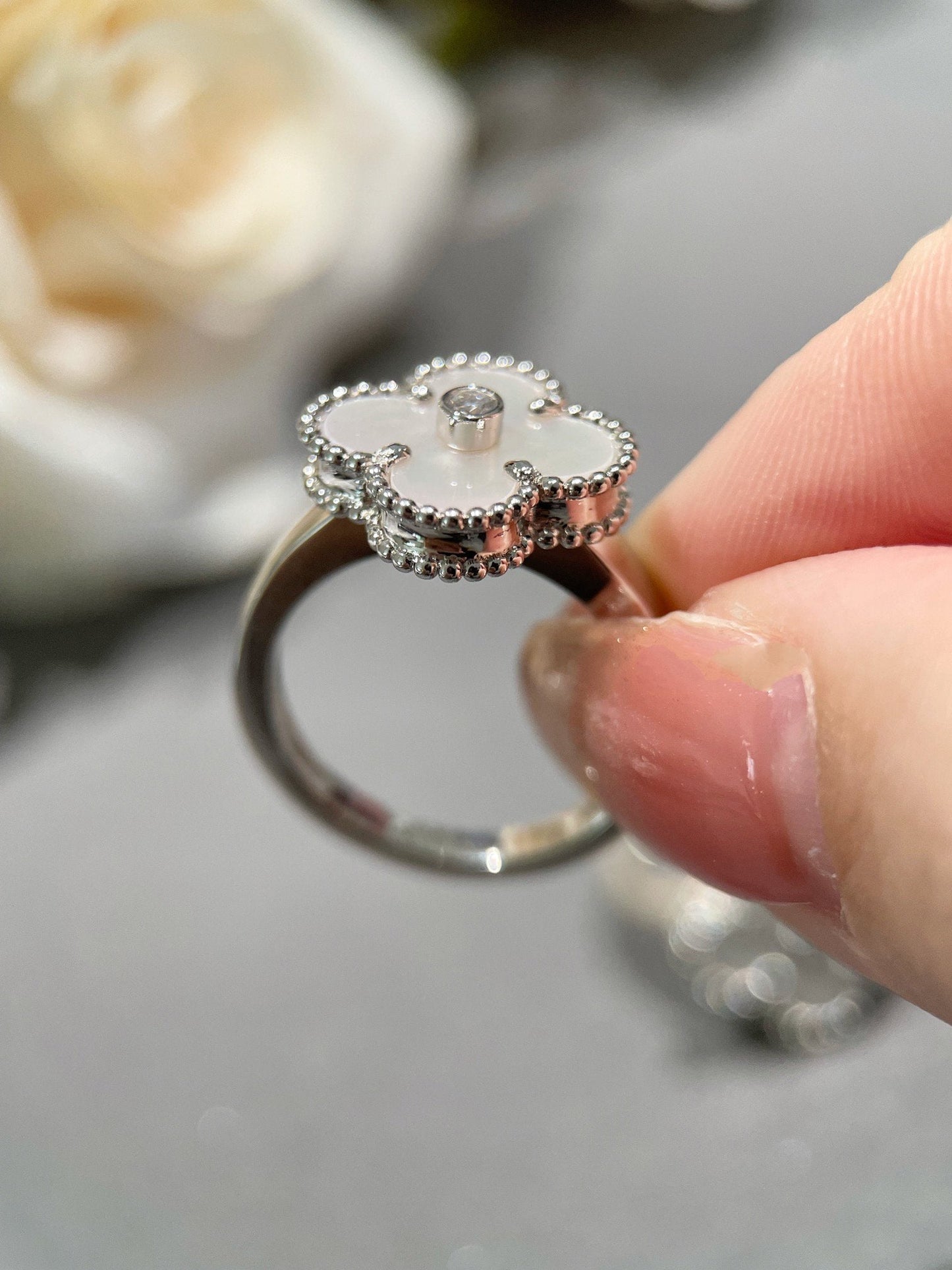 [Bijoux Regalia] BAGUE EN ARGENT ET DIAMANT CLOVER