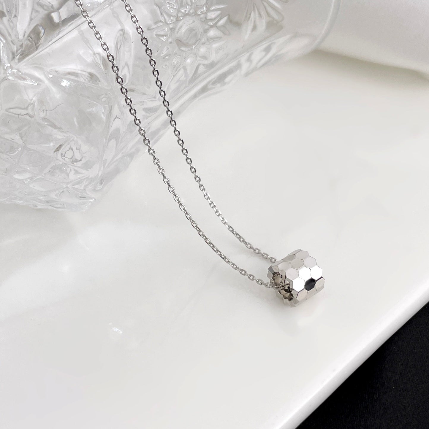 [Joyas Regalia] MINI COLLAR DE ABEJA