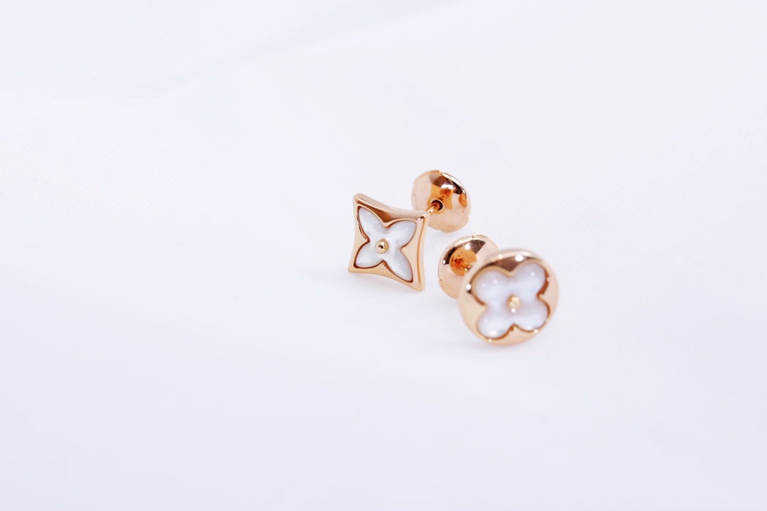 [Joyas Regalia] PENDIENTES DE BOTONERA CON ESTRELLA Y SOL EN ORO ROSA