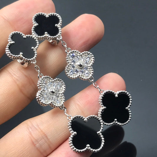 [Joyas Regalia] PENDIENTES DE PLATA CON ÓNIX Y DIAMANTE CON MOTIVO DE TRÉBOL 3
