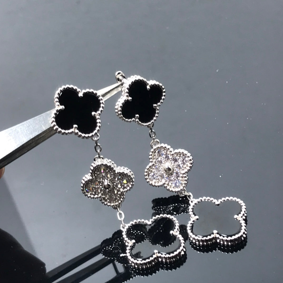 [Joyas Regalia] PENDIENTES DE PLATA CON ÓNIX Y DIAMANTE CON MOTIVO DE TRÉBOL 3
