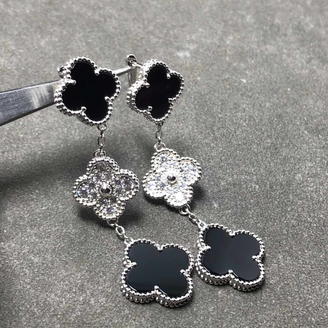 [Joyas Regalia] PENDIENTES DE PLATA CON ÓNIX Y DIAMANTE CON MOTIVO DE TRÉBOL 3