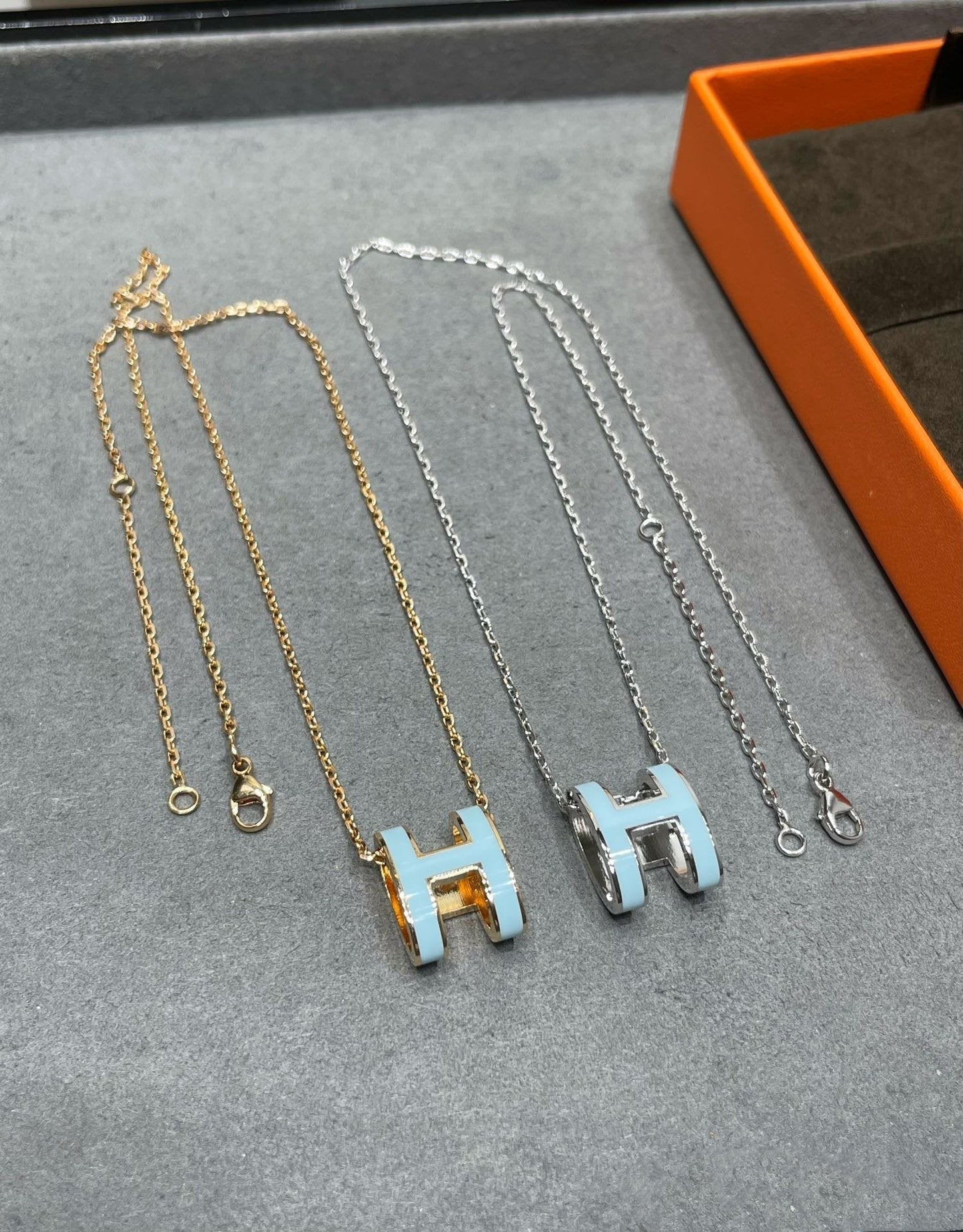 [Bijoux Regalia] COLLIER POP H BLEU CIEL