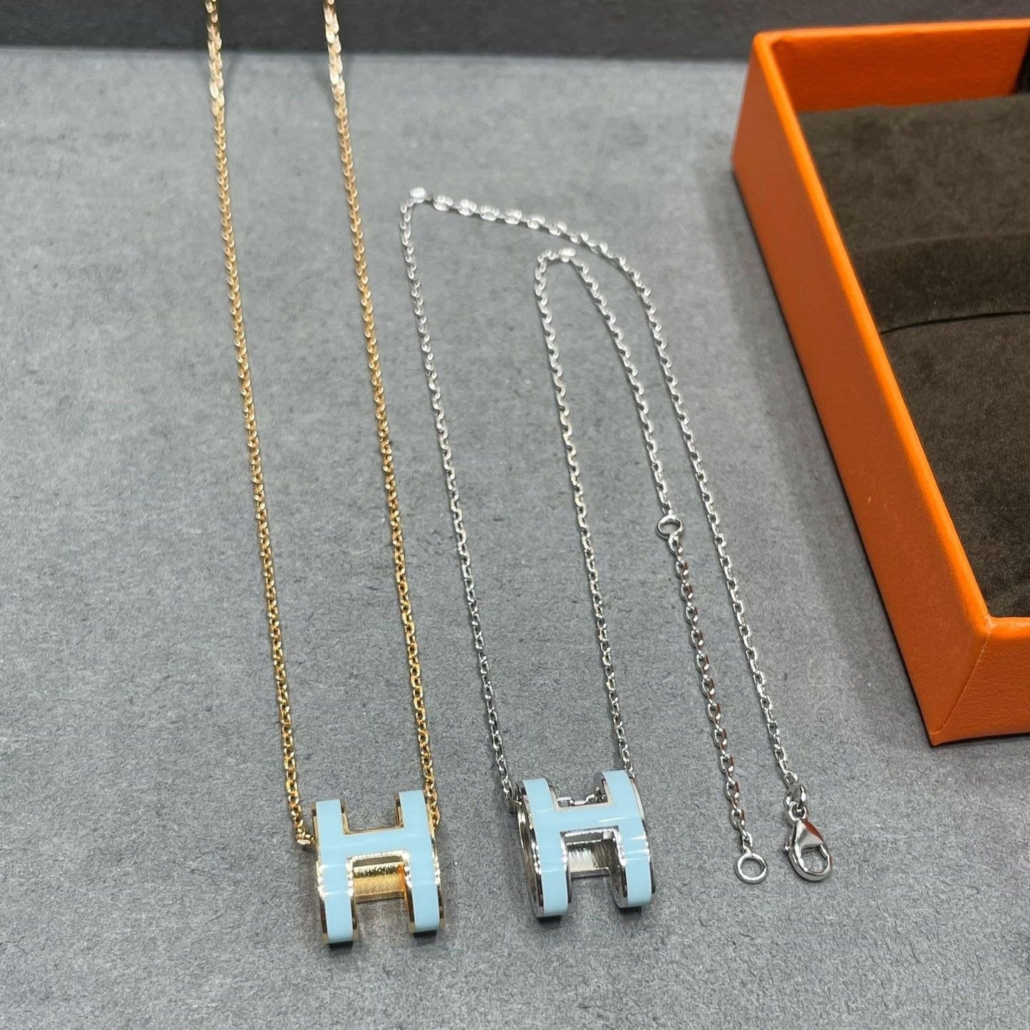 [Bijoux Regalia] COLLIER POP H BLEU CIEL