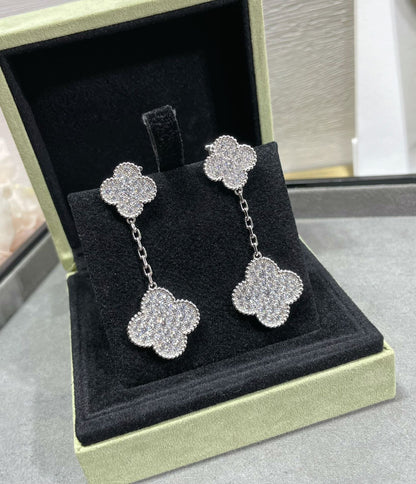 [Joyas Regalia] PENDIENTES DE PLATA CON 2 MOTIVOS DE TRÉBOL Y DIAMANTES PAVÉ