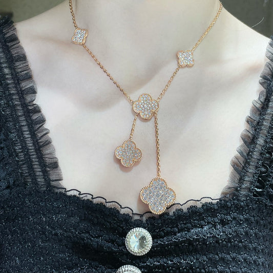 [Bijoux Regalia] COLLIER PAVÉ DE DIAMANTS À 6 MOTIFS DE TRÈFLE