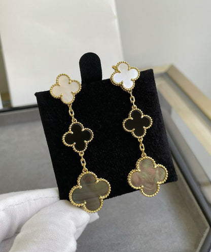 [Joyas Regalia] PENDIENTES DE ORO ROSA OSCURO CON 3 MOTIVOS DE TRÉBOL Y ÓNIX MOP