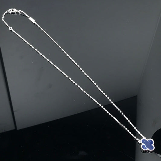 [Bijoux Regalia]Collier long en argent et pierre précieuse en forme de trèfle