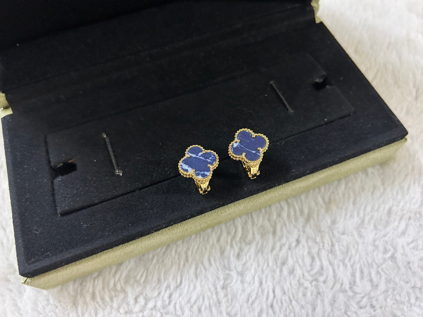 [Bijoux Regalia]Boucles d'oreilles clous moyennes en pierre de trèfle
