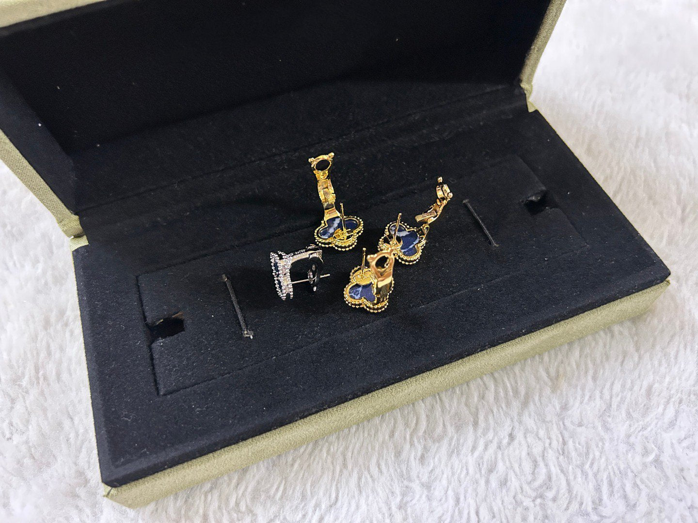 [Bijoux Regalia]Boucles d'oreilles clous moyennes en pierre de trèfle