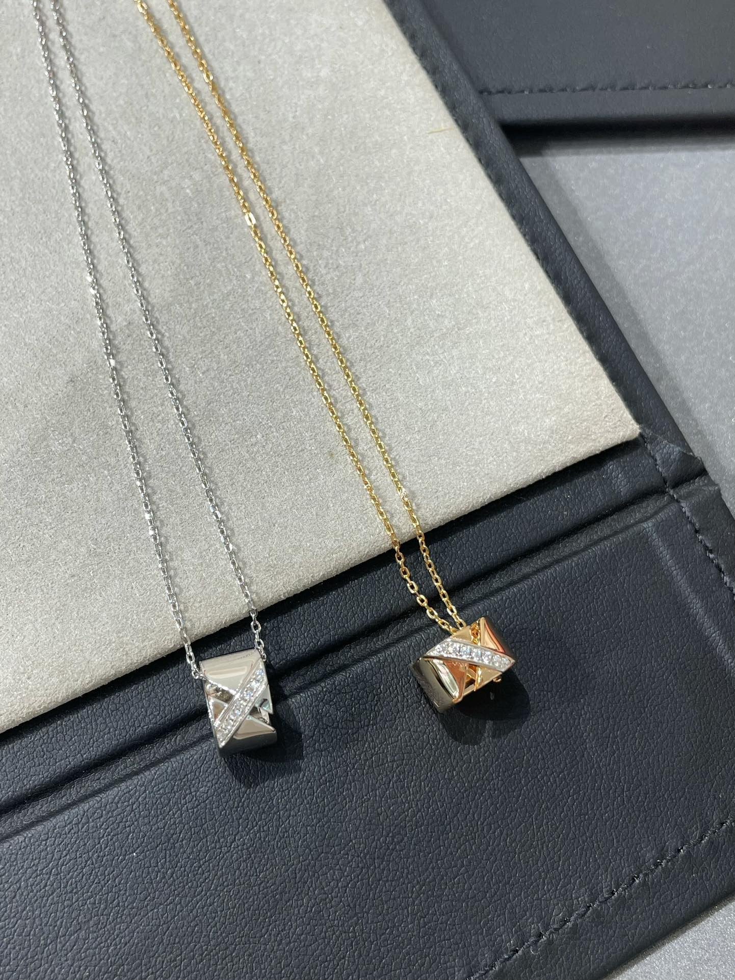 [Joyas Regalia] COLLAR DE DIAMANTES CON PRUEBA DE GRAVAMEN