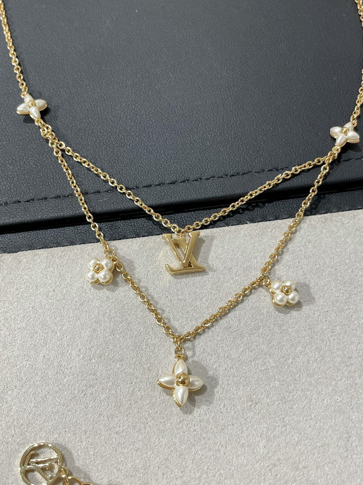 [Bijoux Regalia] COLLIER DOUBLE RANGÉE EN NACRE DORÉE FLOWERGRAM