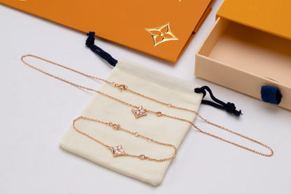 [Bijoux Regalia] COLLIER EN OR ROSE ET NACRE ROSE 1 DIAMANT