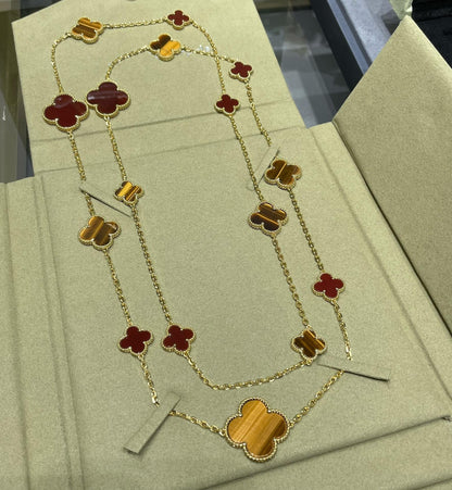[Joyas Regalia] COLLAR DE OJO DE TIGRE CON 16 MOTIVOS DE TRÉBOL Y CORNALINA EN ORO ROSA
