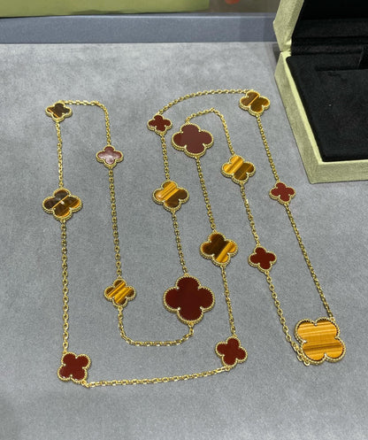 [Joyas Regalia] COLLAR DE OJO DE TIGRE CON 16 MOTIVOS DE TRÉBOL Y CORNALINA EN ORO ROSA