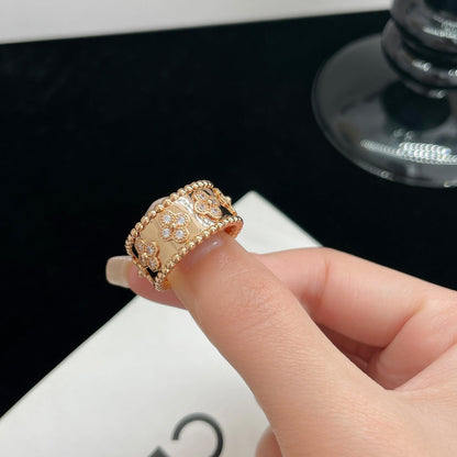 [Bijoux Regalia] GRANDE BAGUE PERLEE DIAMANT 