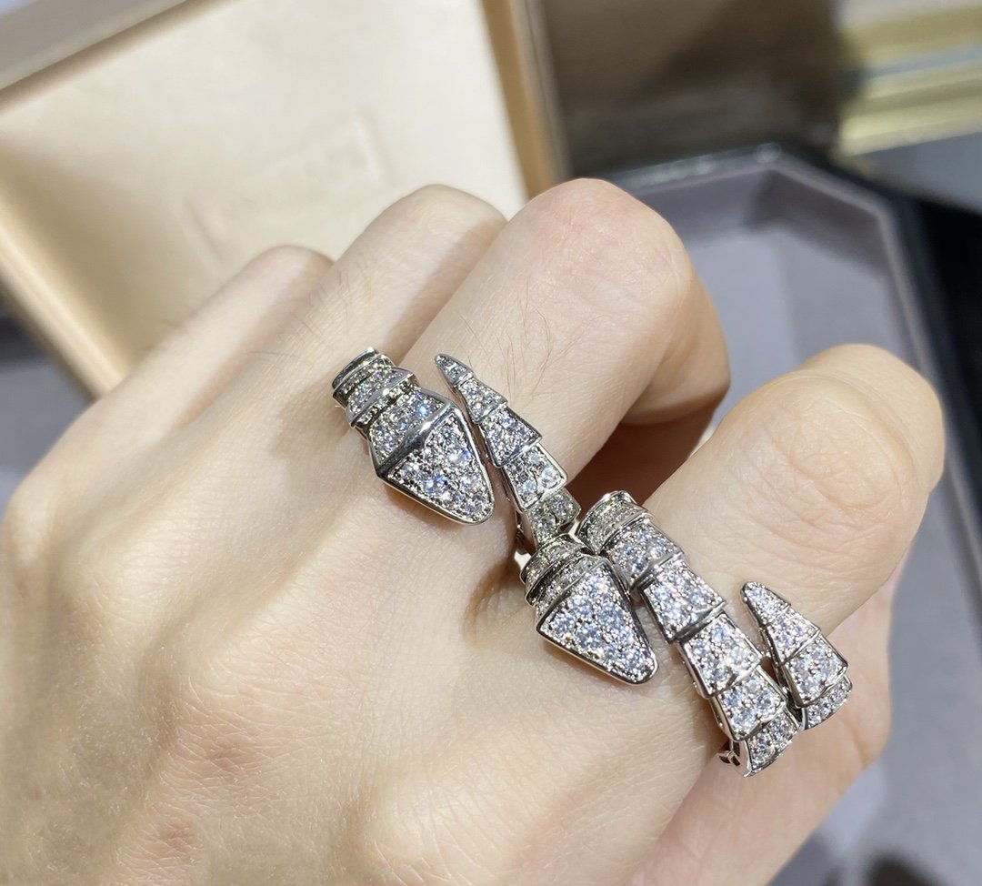 [Joyas Regalia] ANILLO GRANDE SERPENTI PLATA CON DIAMANTES PAVÉ