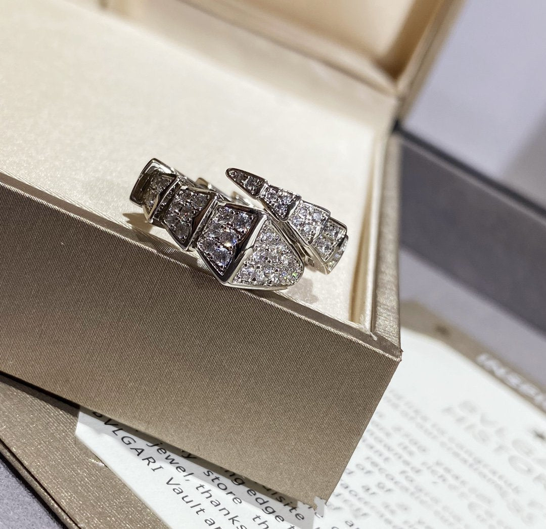 [Joyas Regalia] ANILLO GRANDE SERPENTI PLATA CON DIAMANTES PAVÉ