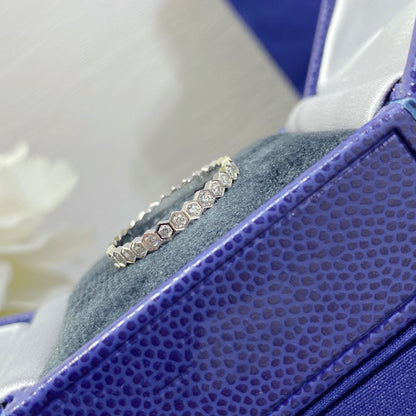 [Joyas Regalia] ANILLO PEQUEÑO CON PAVÉ DE DIAMANTES BEE LOVE
