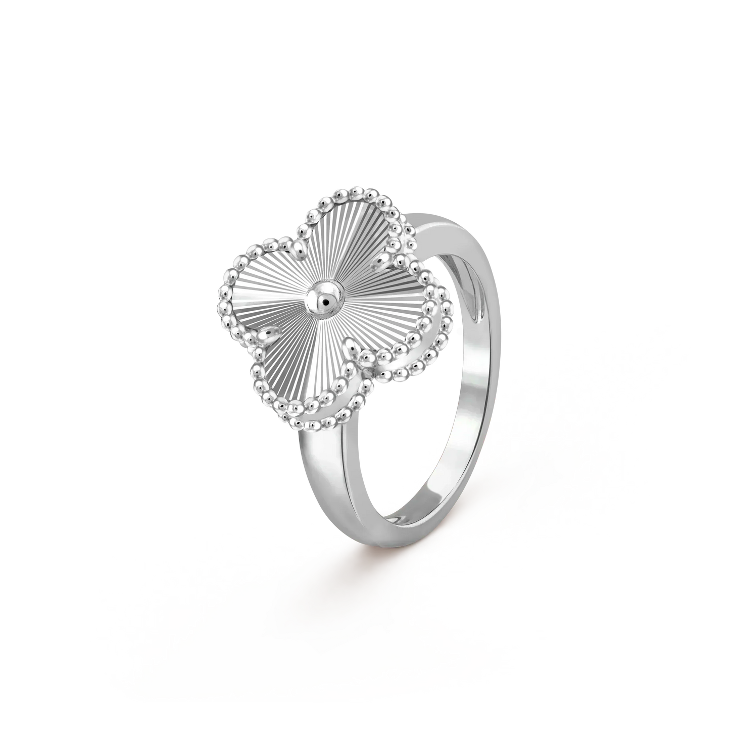 [Joyas Regalia] ANILLO DE PLATA CON TRÉBOL